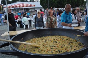 La paella da record in primo piano