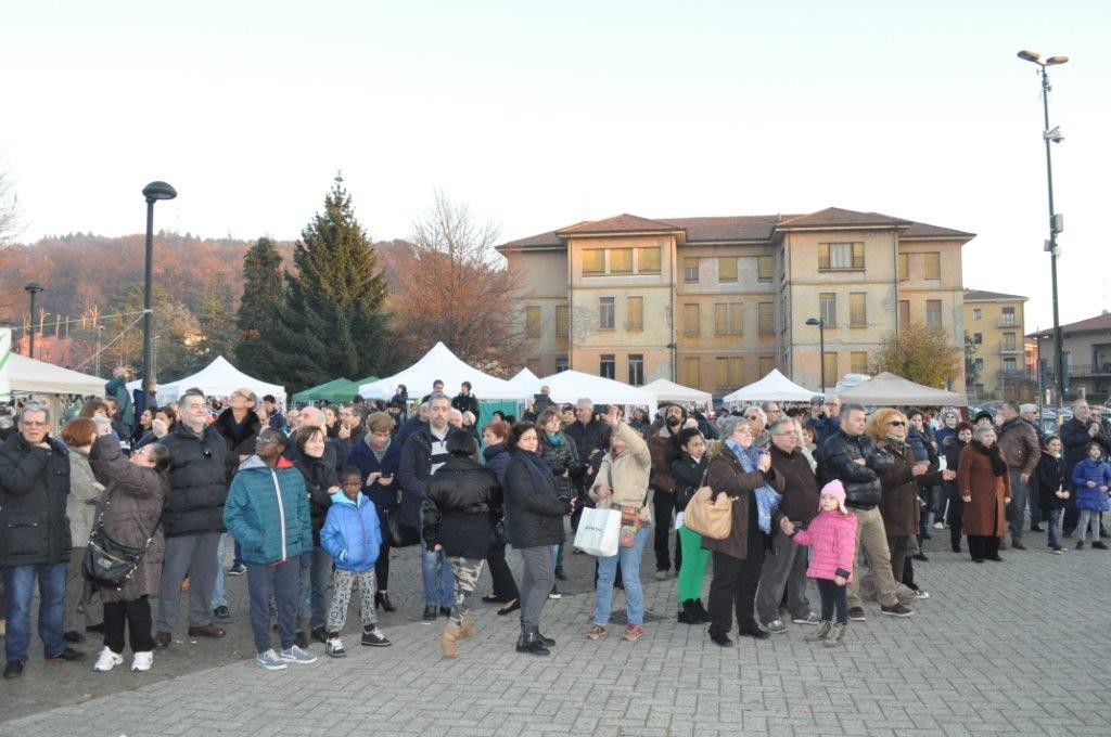  Il pubblico in piazza