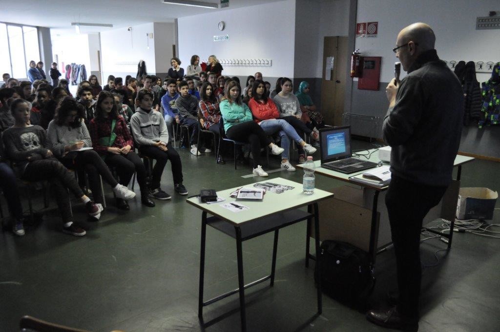 Il Dott. Stefano Cereda alla scuola media