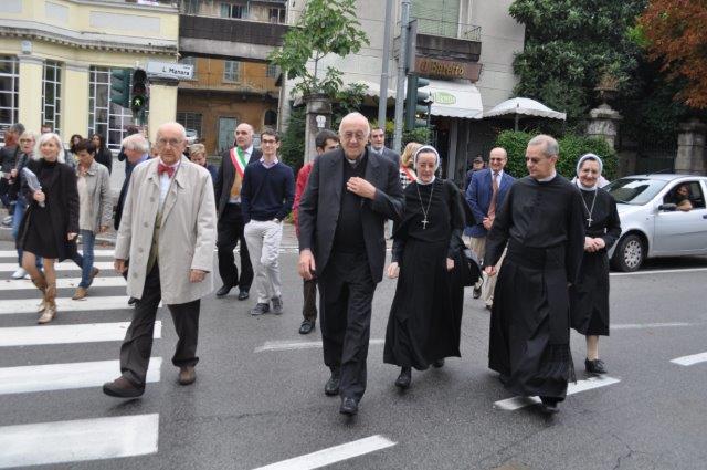 In cammino verso la chiesa